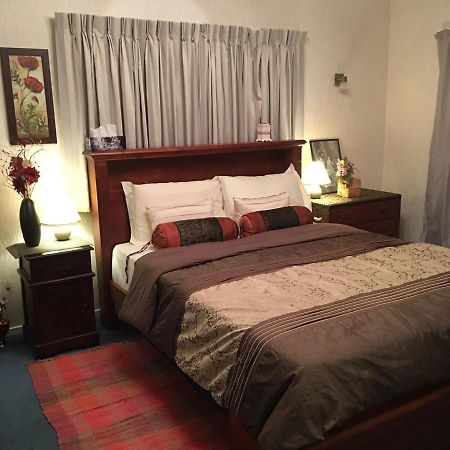 A Cozy Room With It'S Own Privacy Upper Hutt Exterior foto